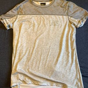 Men’s American eagle t shirt